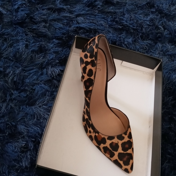 Size 9 Leopard Pumps!! - Picture 4 of 6